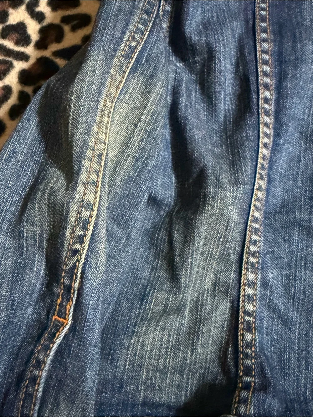 2000s vintage style cropped fitted denim jean jacket